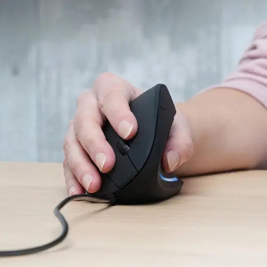 souris ergonomique verticale mains droite