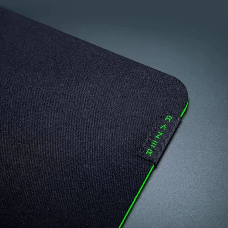tapis-de-souris-pour-gamer-razer-noir